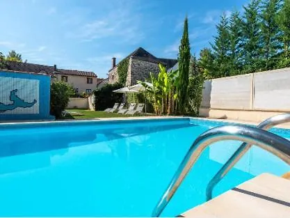 Du Parc Piscine Apartment *